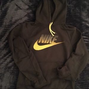 Nike pullover hoodie sweatshirt